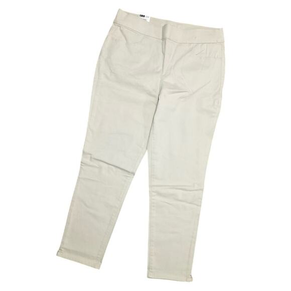Gloria Vanderbilt Women's Cropped Pants Beige Slimming Effect Size 10 NWT - Picture 2 of 11